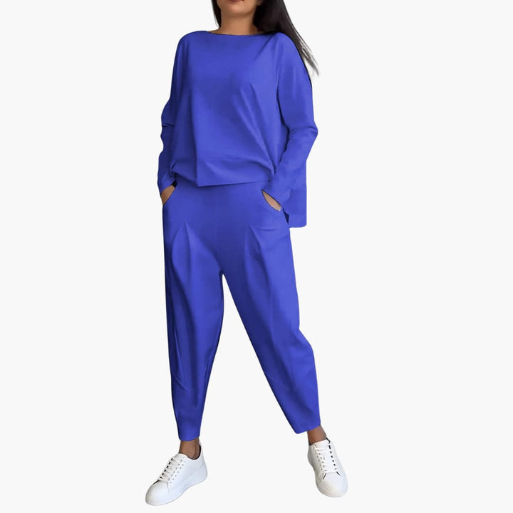 Lucia Twin Set – Comfortable Two-Piece Outfit with Crew Neckline
