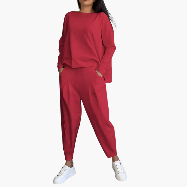 Lucia Twin Set – Comfortable Two-Piece Outfit with Crew Neckline
