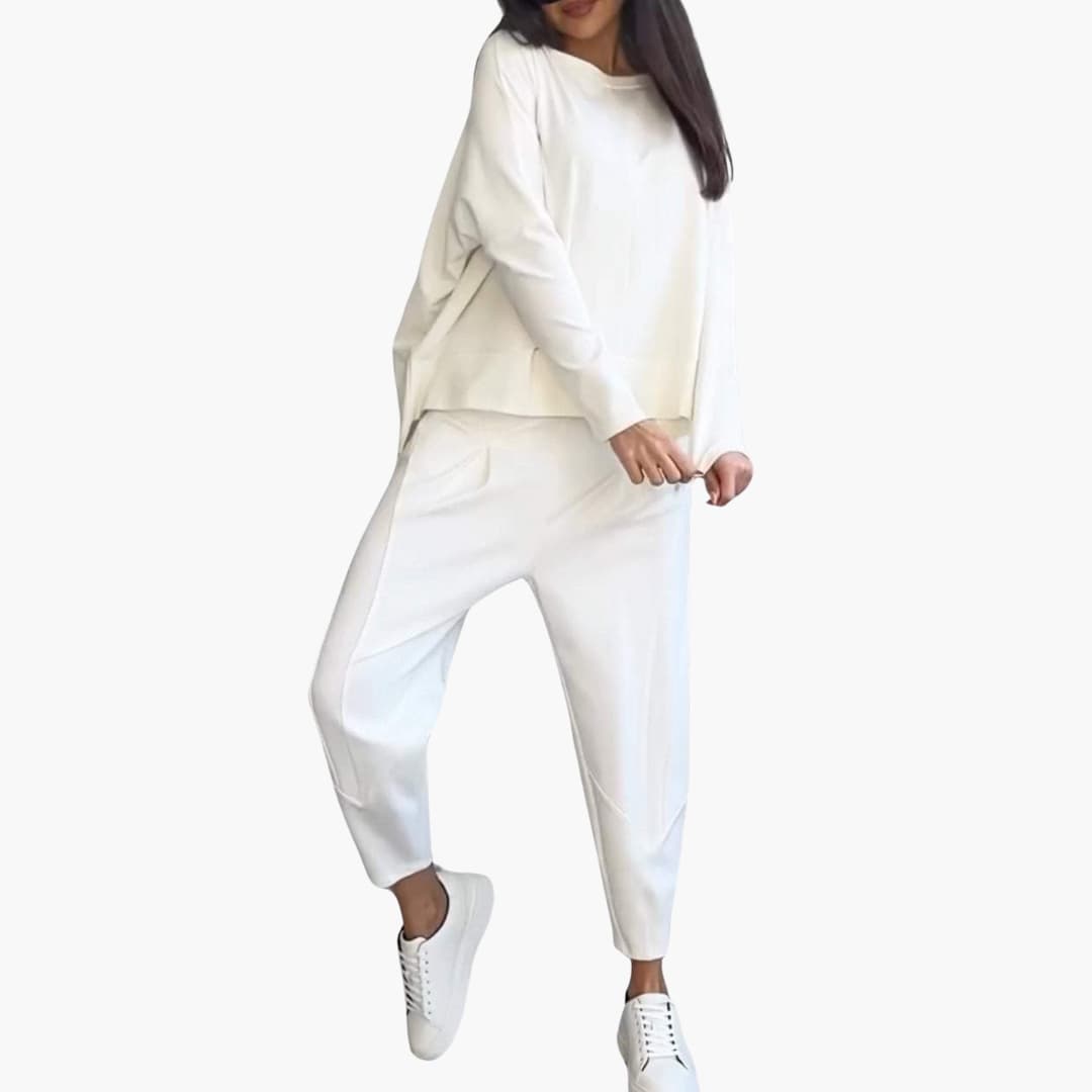 Lucia Twin Set – Comfortable Two-Piece Outfit with Crew Neckline