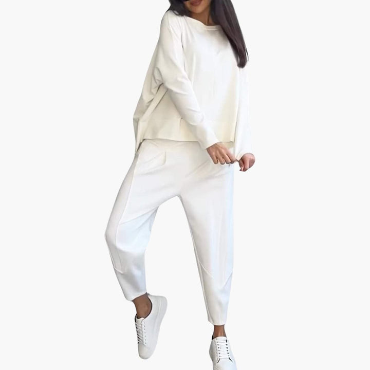 Lucia Twin Set – Comfortable Two-Piece Outfit with Crew Neckline