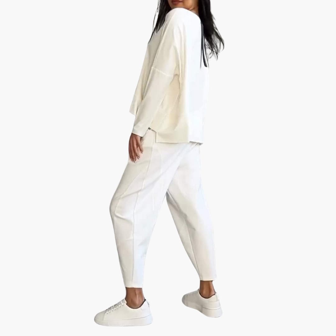 Lucia Twin Set – Comfortable Two-Piece Outfit with Crew Neckline