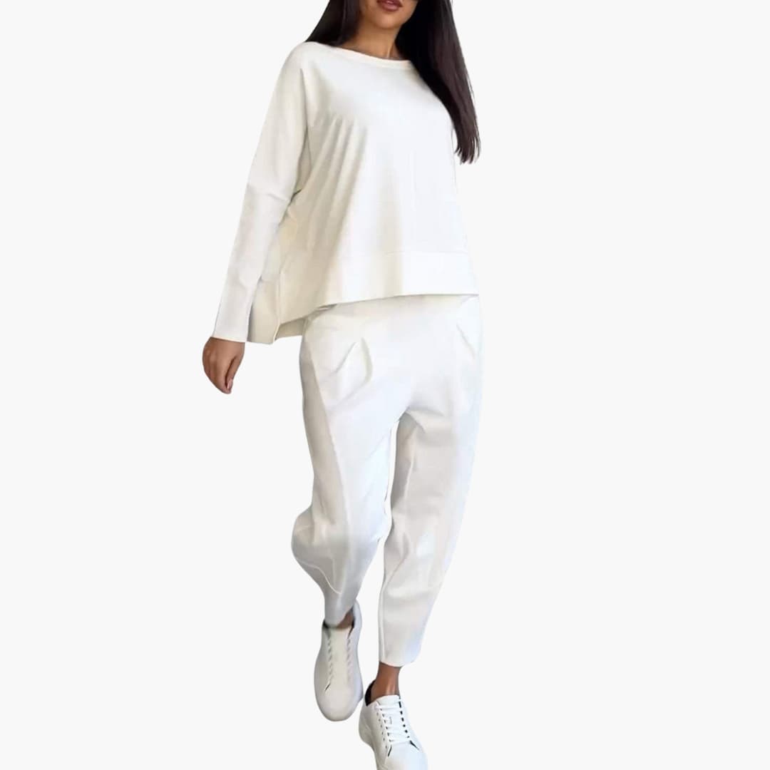 Lucia Twin Set – Comfortable Two-Piece Outfit with Crew Neckline