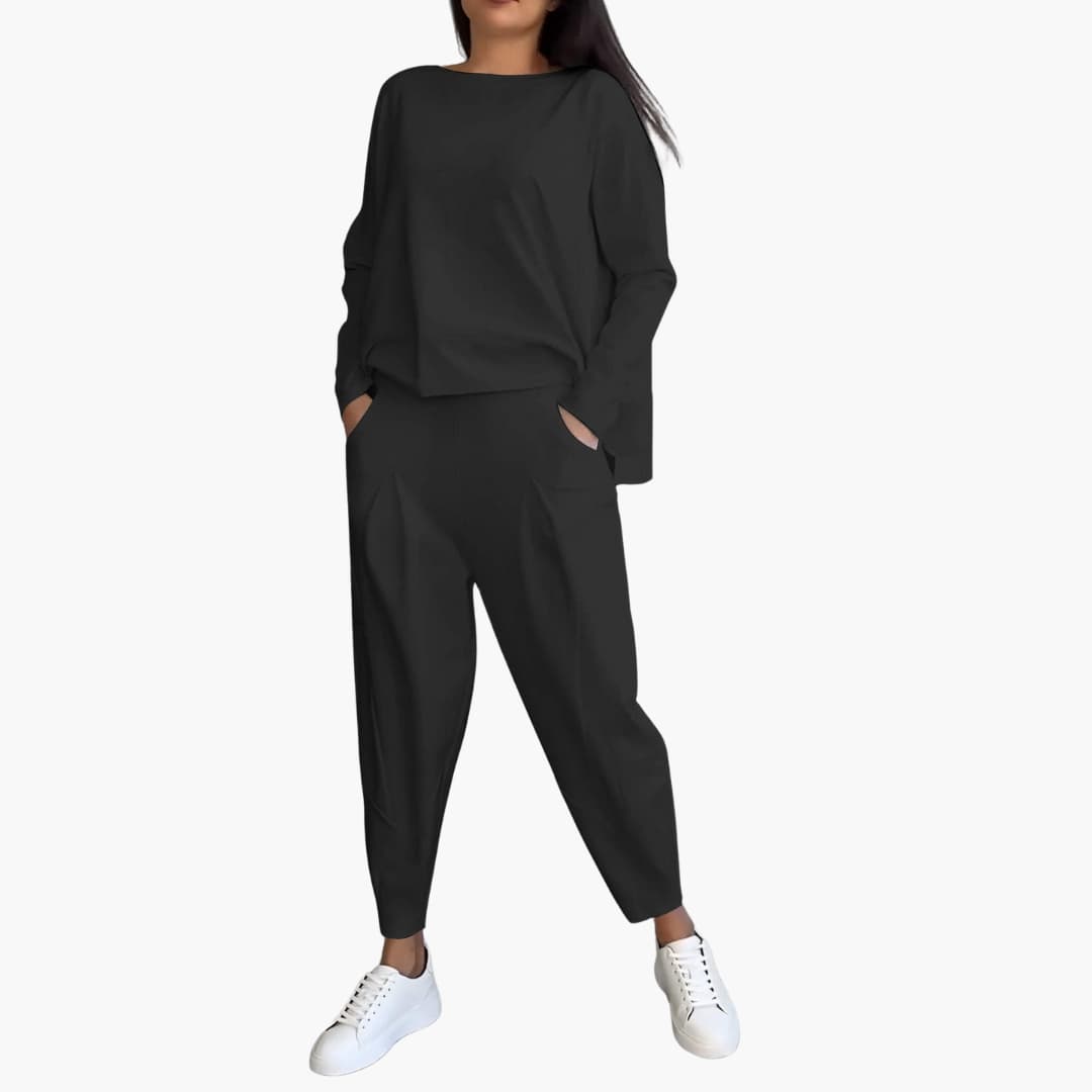 Lucia Twin Set – Comfortable Two-Piece Outfit with Crew Neckline
