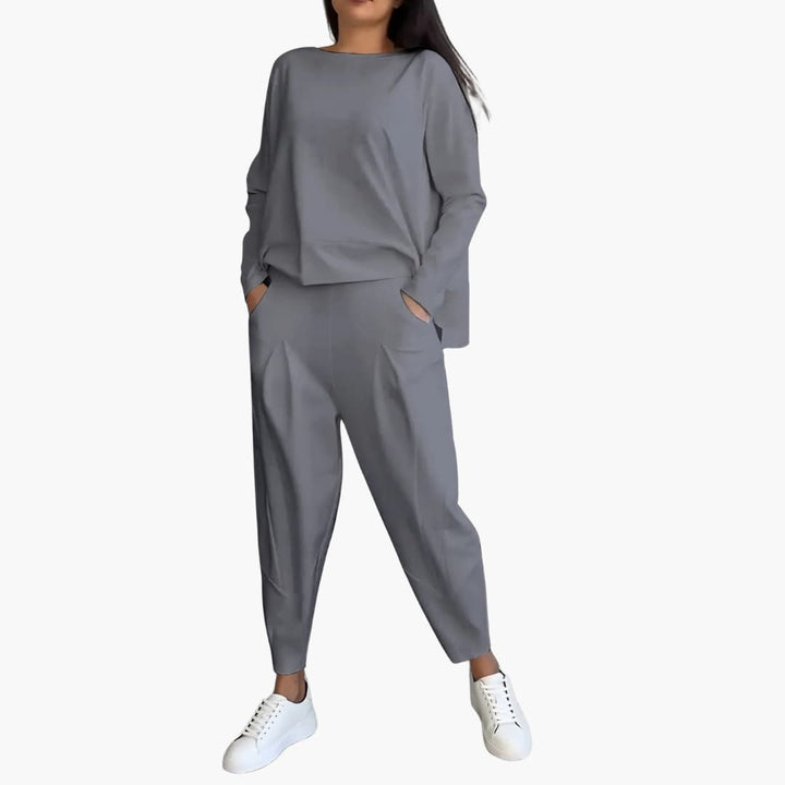 Lucia Twin Set – Comfortable Two-Piece Outfit with Crew Neckline